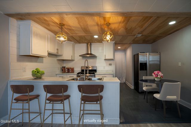 11 Rhode Island Avenue, East Greenbush, NY 12144