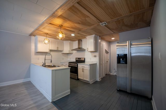 11 Rhode Island Avenue, East Greenbush, NY 12144