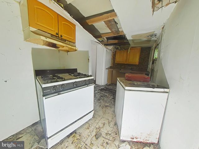 2423 N NEWKIRK ST, Philadelphia, PA 19132