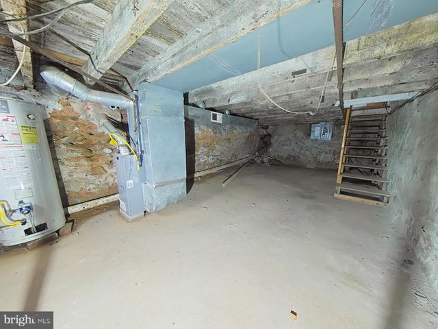 2423 N NEWKIRK ST, Philadelphia, PA 19132