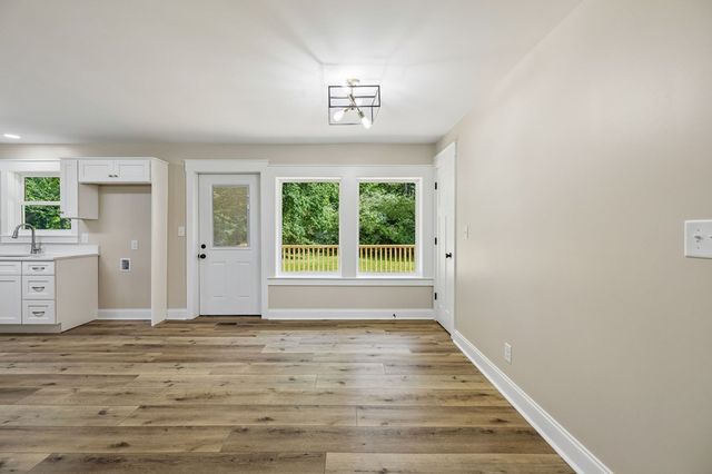 257 Old Babb Rd, Rocky Face, GA 30740