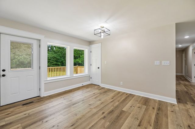 257 Old Babb Rd, Rocky Face, GA 30740