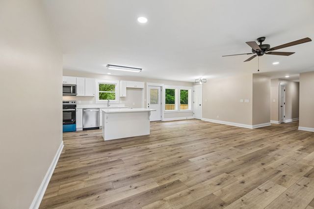 257 Old Babb Rd, Rocky Face, GA 30740