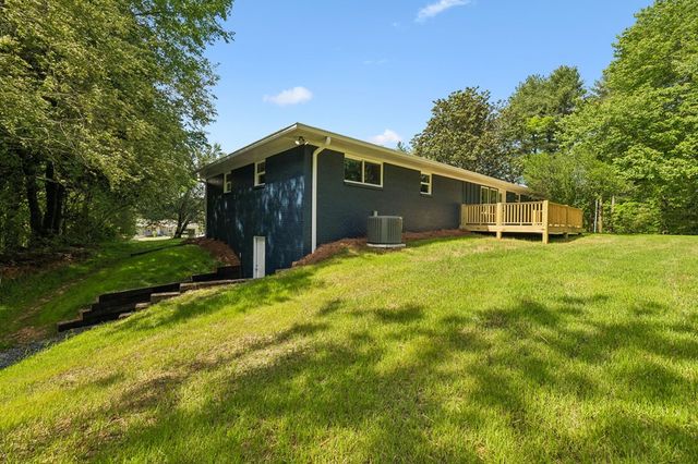 257 Old Babb Rd, Rocky Face, GA 30740