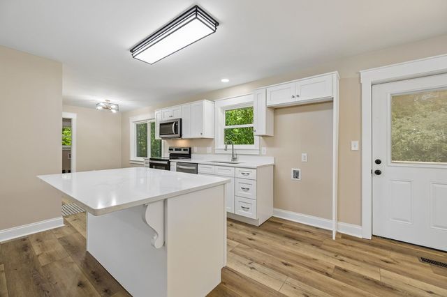 257 Old Babb Rd, Rocky Face, GA 30740