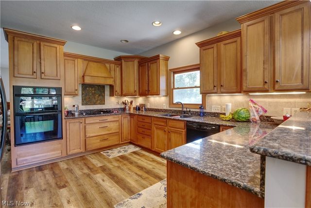 25785 Meadow Trail, Columbia Station, OH 44028