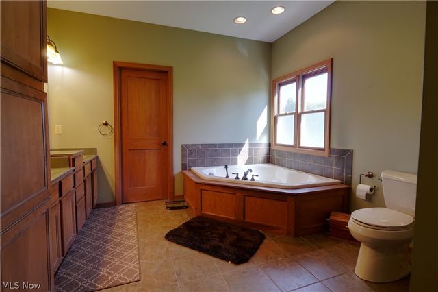 25785 Meadow Trail, Columbia Station, OH 44028