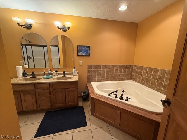 25785 Meadow Trail, Columbia Station, OH 44028