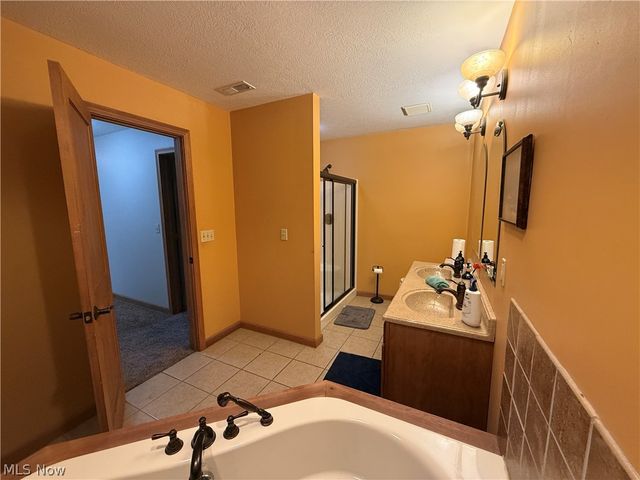 25785 Meadow Trail, Columbia Station, OH 44028