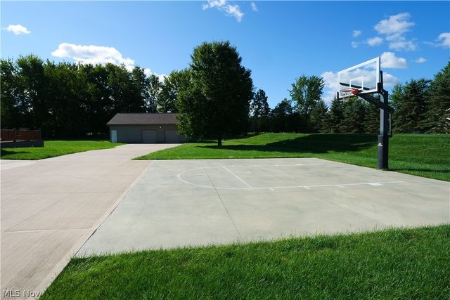 25785 Meadow Trail, Columbia Station, OH 44028