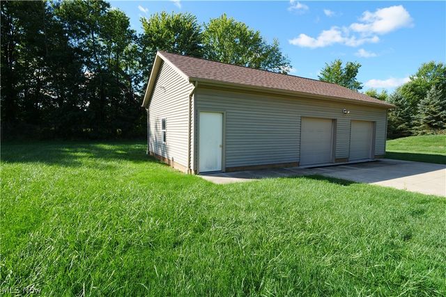 25785 Meadow Trail, Columbia Station, OH 44028