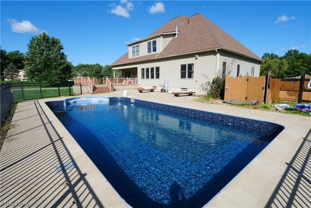 25785 Meadow Trail, Columbia Station, OH 44028