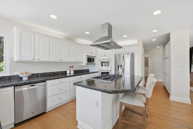 1821 Caminito Monrovia, La Jolla, CA 92037