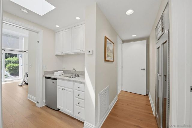 1821 Caminito Monrovia, La Jolla, CA 92037