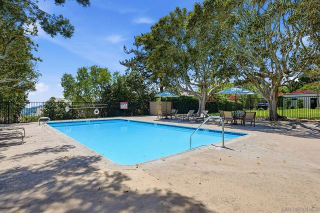 1821 Caminito Monrovia, La Jolla, CA 92037