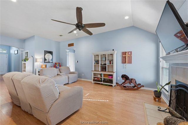 2709 Barronwood Drive, Bryan, TX 77807