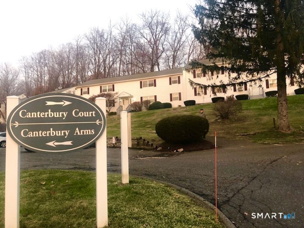 36 Canterbury Arms 36, New Milford, CT 06776