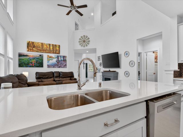 316 Mullins Court, Montgomery, TX 77316