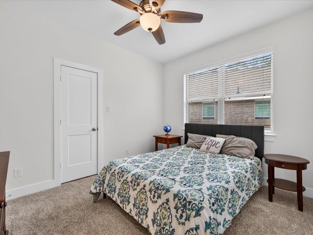 316 Mullins Court, Montgomery, TX 77316