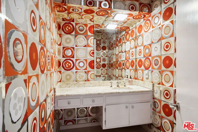 15901 High Knoll Road, Encino (los Angeles), CA 91436