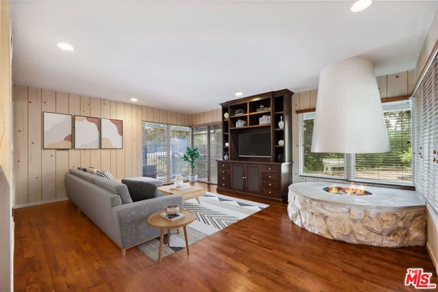 15901 High Knoll Road, Encino (los Angeles), CA 91436