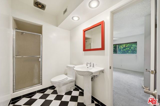 15901 High Knoll Road, Encino (los Angeles), CA 91436