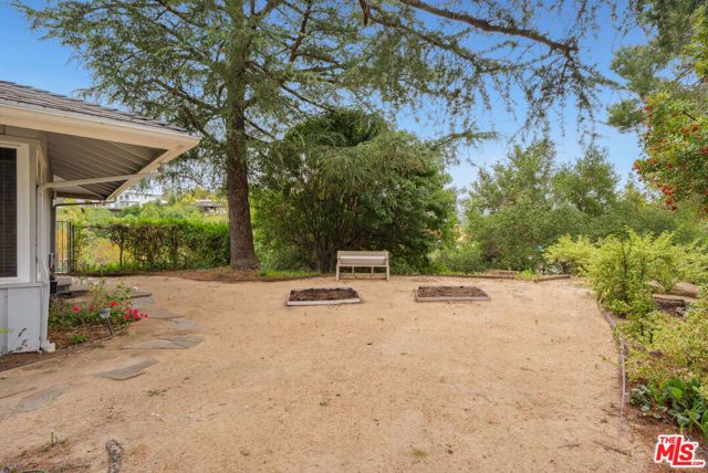 15901 High Knoll Road, Encino (los Angeles), CA 91436