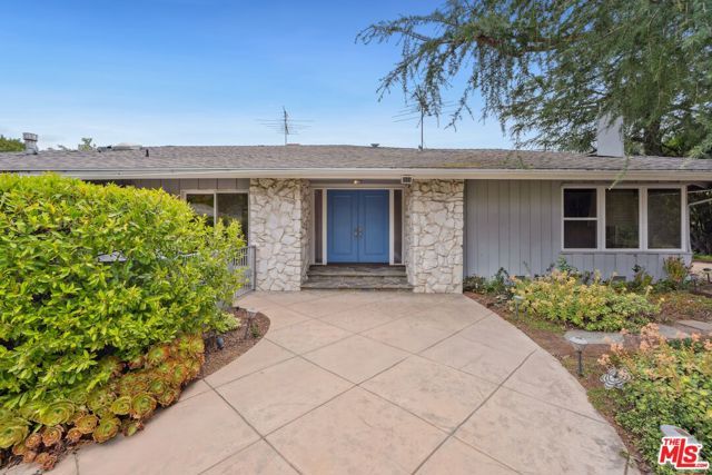 15901 High Knoll Road, Encino (los Angeles), CA 91436