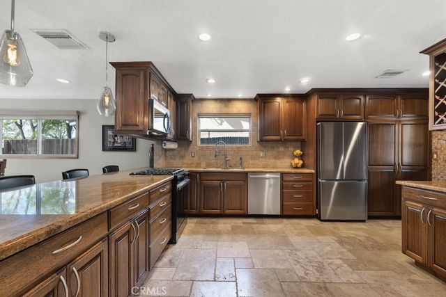23807 Hartland Street, West Hills, CA 91307