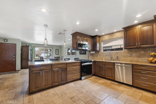 23807 Hartland Street, West Hills, CA 91307