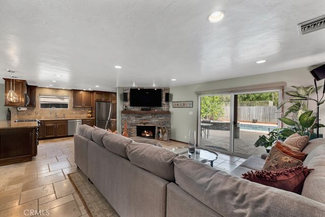 23807 Hartland Street, West Hills, CA 91307
