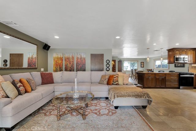 23807 Hartland Street, West Hills, CA 91307