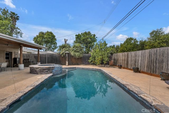 23807 Hartland Street, West Hills, CA 91307