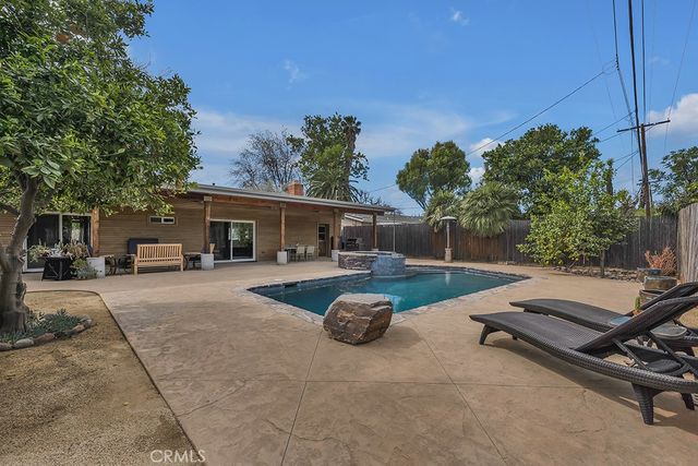 23807 Hartland Street, West Hills, CA 91307