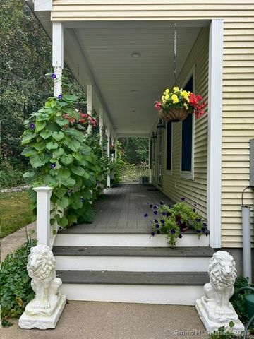 25 Park Road, Essex, CT 06442