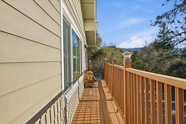 40182 Alerna Way, Oakhurst, CA 93644