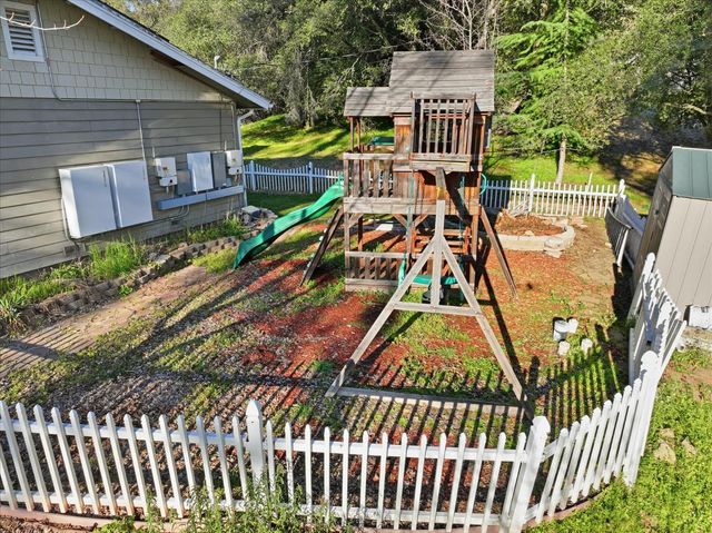 40182 Alerna Way, Oakhurst, CA 93644