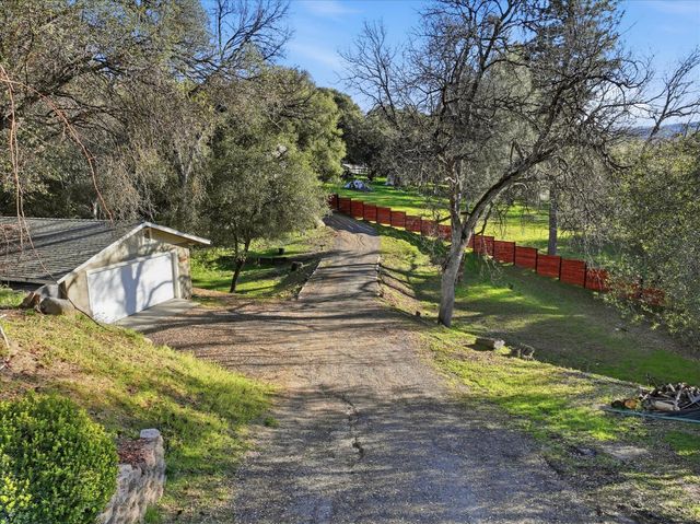 40182 Alerna Way, Oakhurst, CA 93644