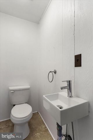 9654 CIRCLE DR, Chambersburg, PA 17201