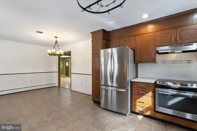 9654 CIRCLE DR, Chambersburg, PA 17201