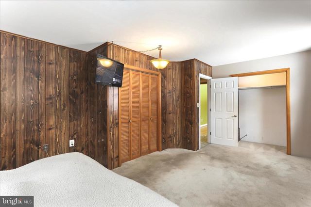 9654 CIRCLE DR, Chambersburg, PA 17201