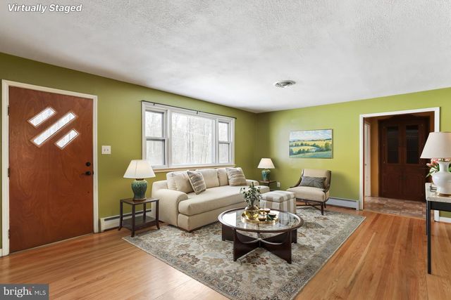 9654 CIRCLE DR, Chambersburg, PA 17201