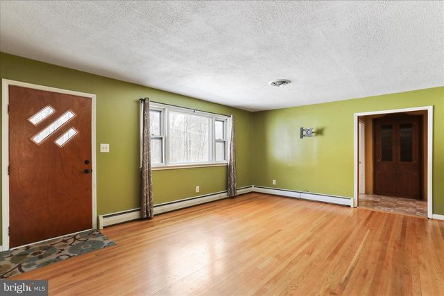 9654 CIRCLE DR, Chambersburg, PA 17201