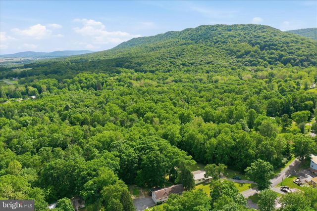 9654 CIRCLE DR, Chambersburg, PA 17201