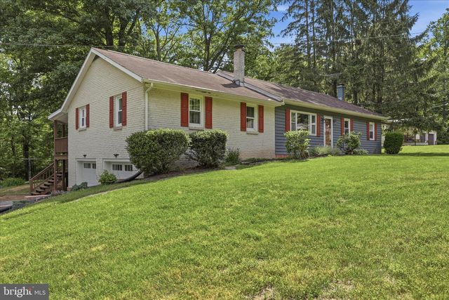 9654 CIRCLE DR, Chambersburg, PA 17201