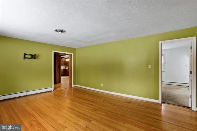 9654 CIRCLE DR, Chambersburg, PA 17201