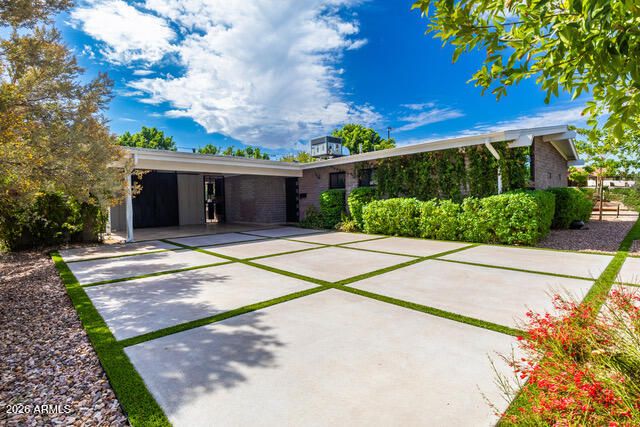 6845 E EARLL Drive, Scottsdale, AZ 85251