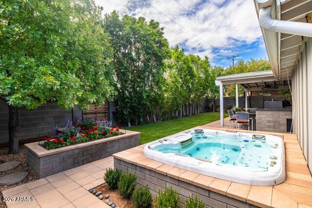 6845 E EARLL Drive, Scottsdale, AZ 85251