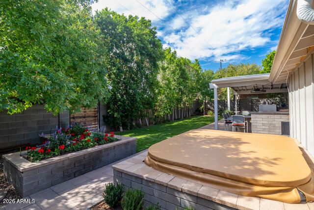 6845 E EARLL Drive, Scottsdale, AZ 85251