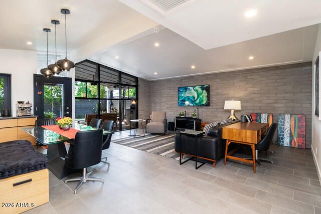 6845 E EARLL Drive, Scottsdale, AZ 85251